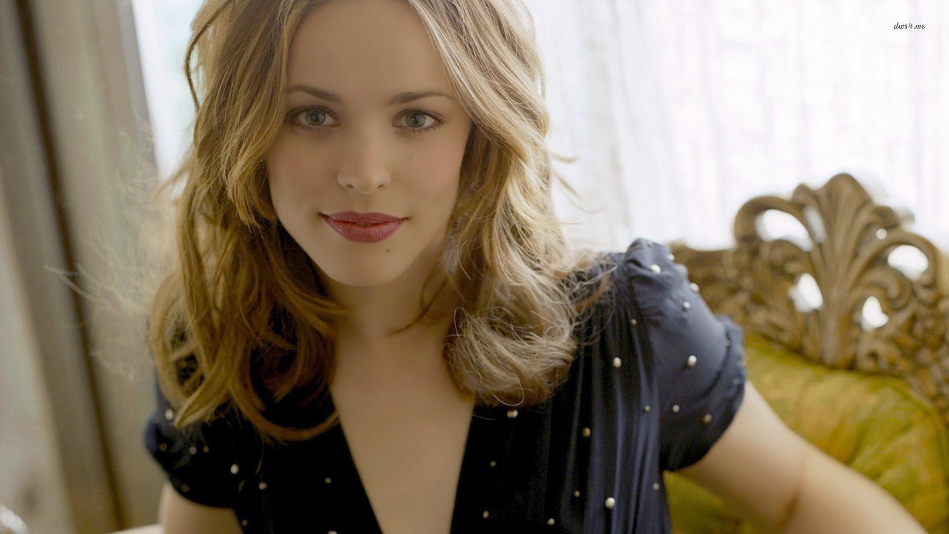WATCH: Rachel McAdams Talks About Getting High For The First Time