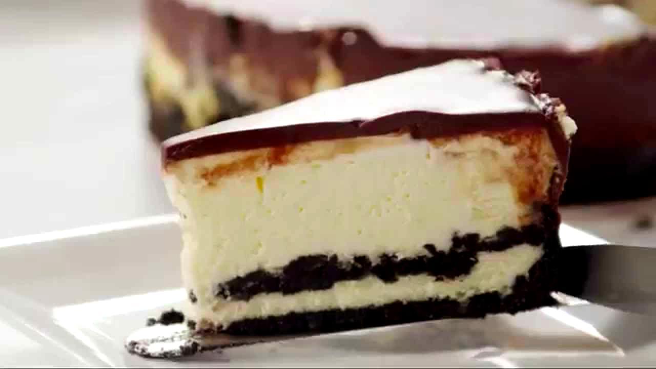 Grind Your Girl Scout Cookies Into Cheesecake