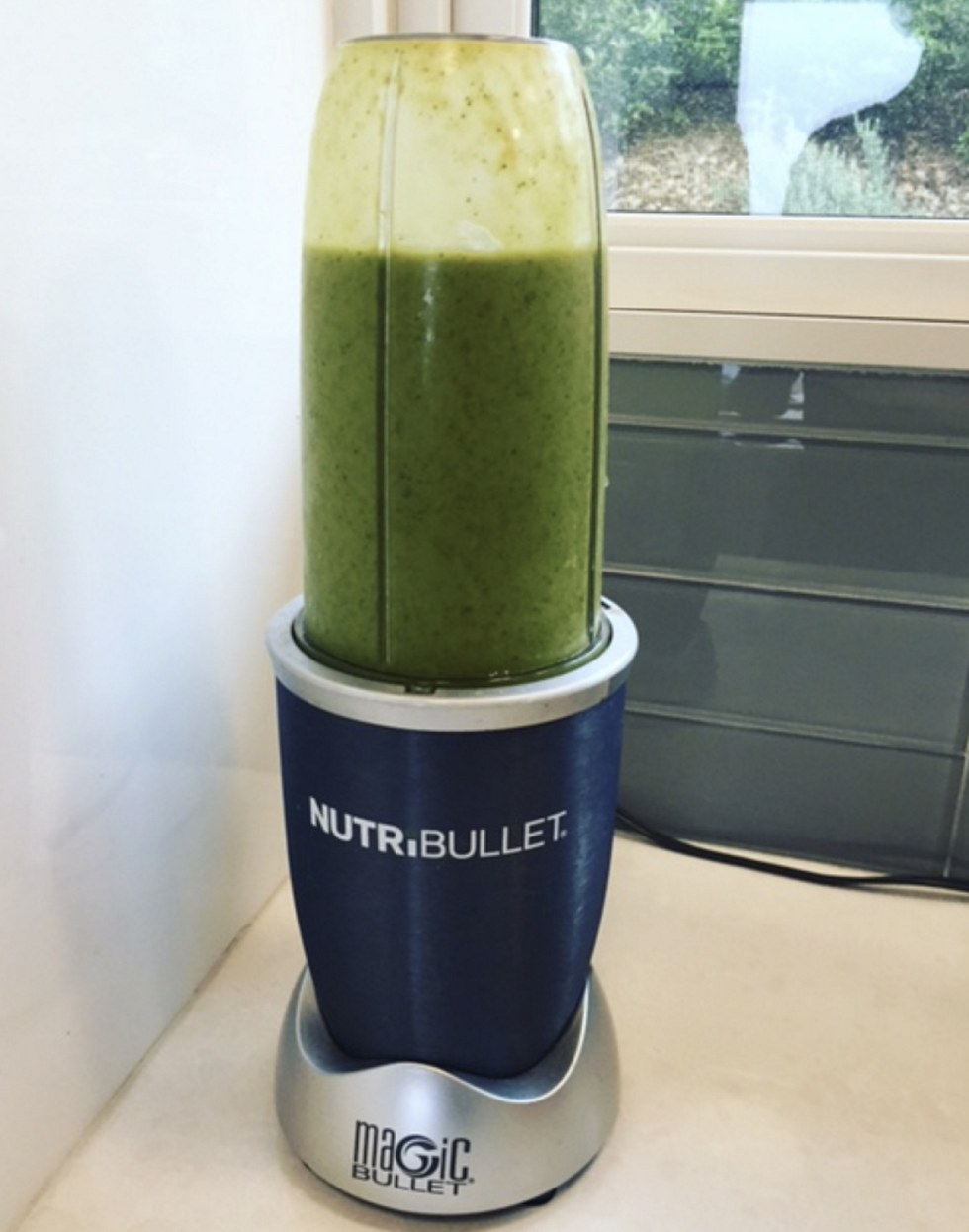 A non psychoactive cannabis THCA green smoothie